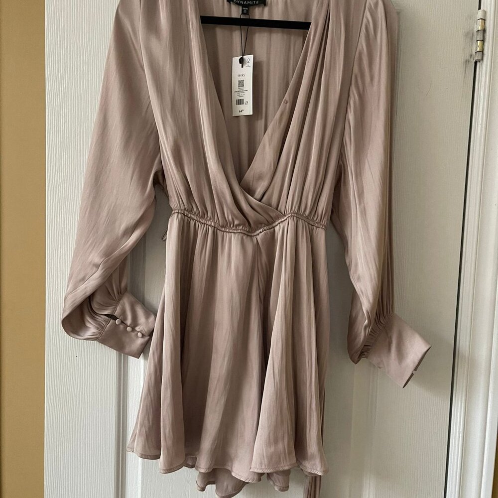 Dynamite Dress Brand New - Picture 3 of 5